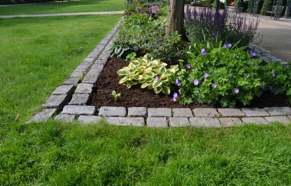 Flower Bed Mulching in Claremore